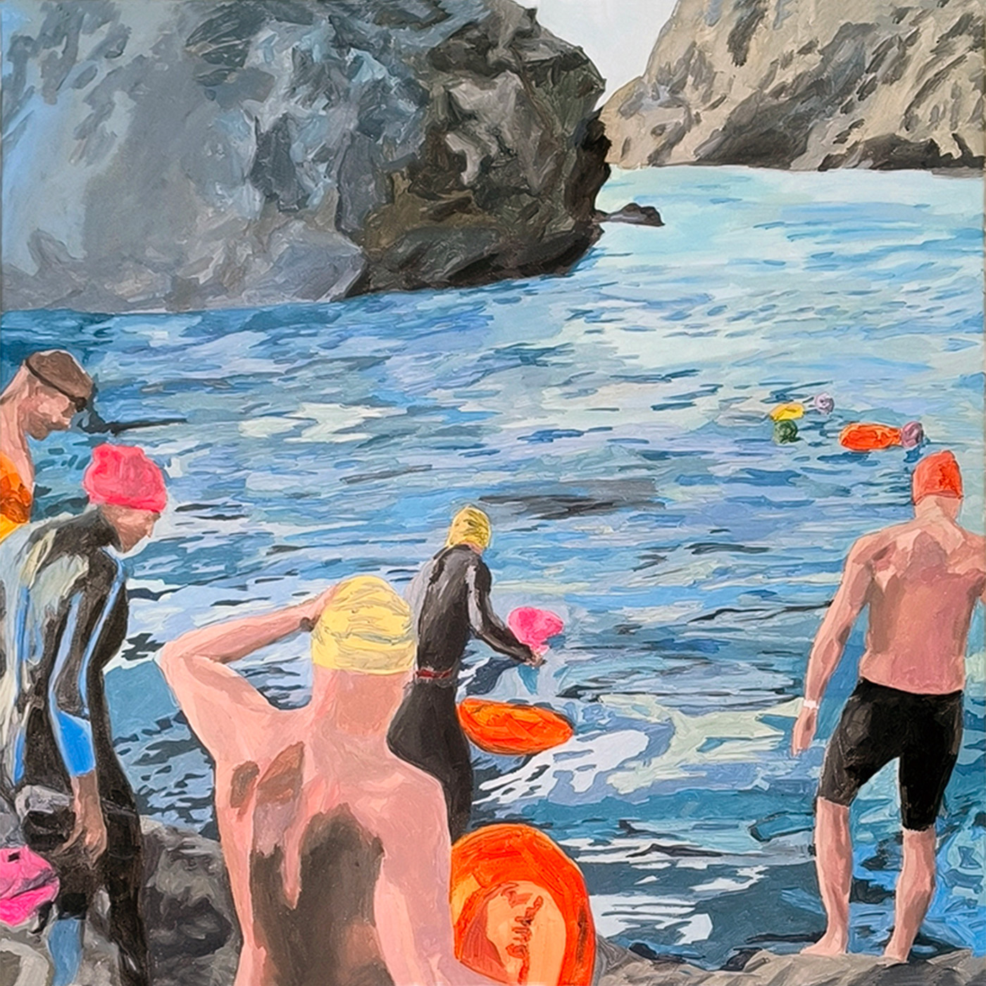 Persona observant diverses obres a la paret durant l'exposició MOMENTS.